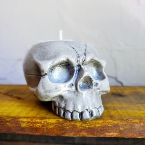 Tea light skull candle holder